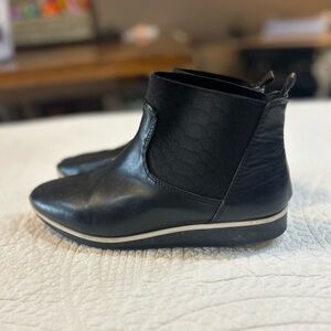 Metaphor Black Ankle Boots. Size 8.